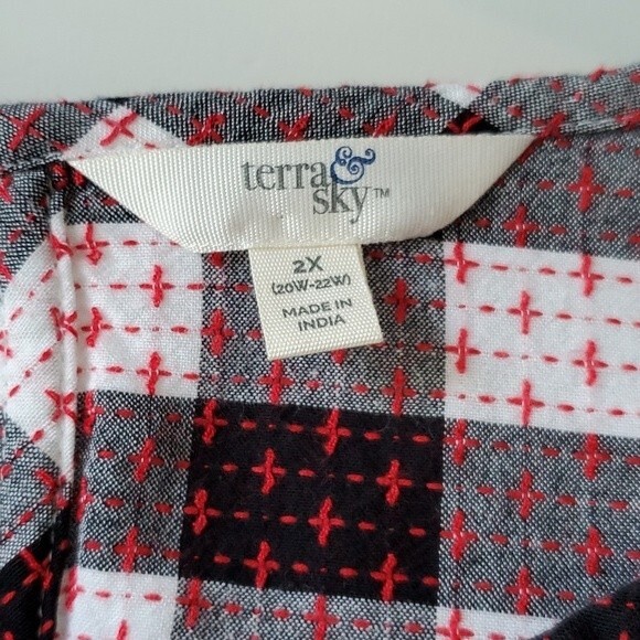 BUFFALO CHECK RUFFLE TOP SIZE PLUS 2X BLACK WHITE RED LONG SLEEVE COTTON - Picture 4 of 10